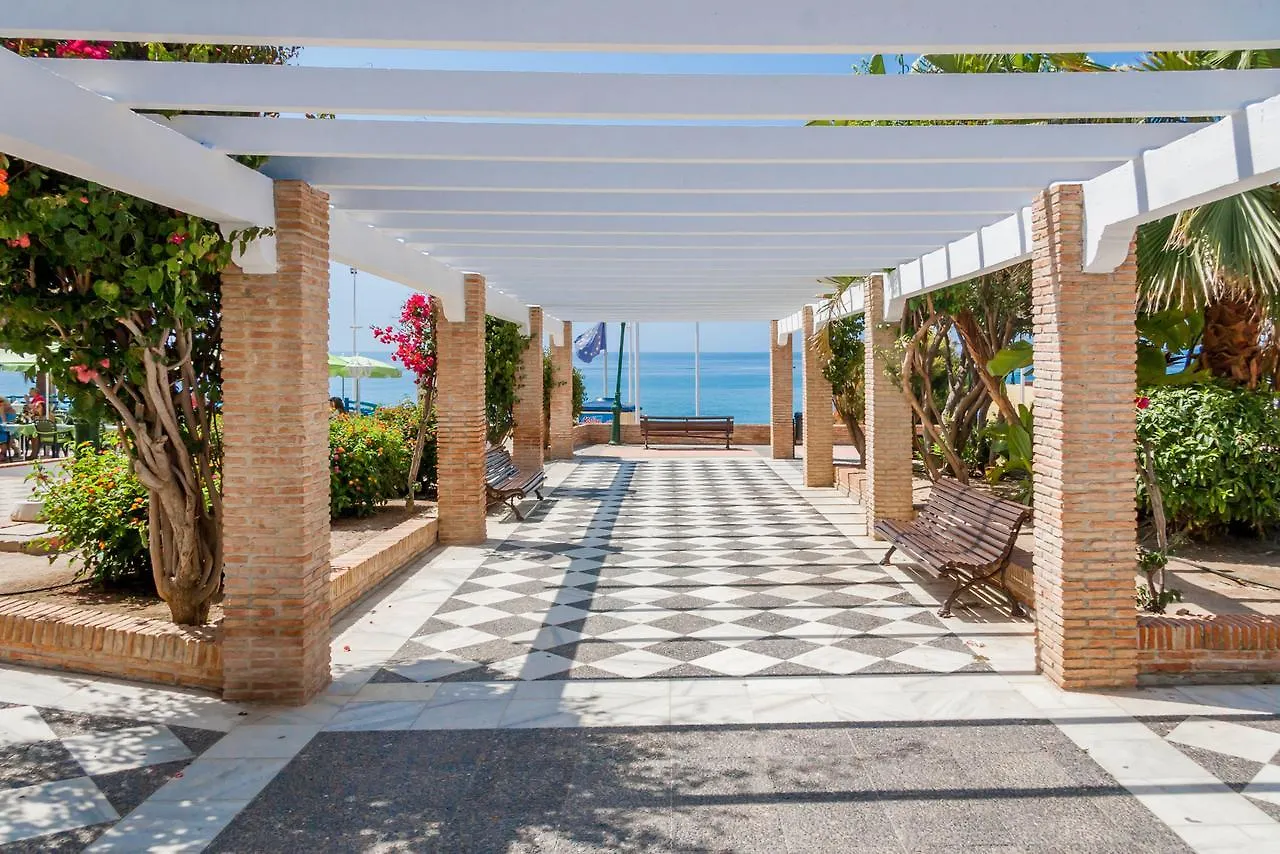 Apartamentos Nerja Medina Canovas